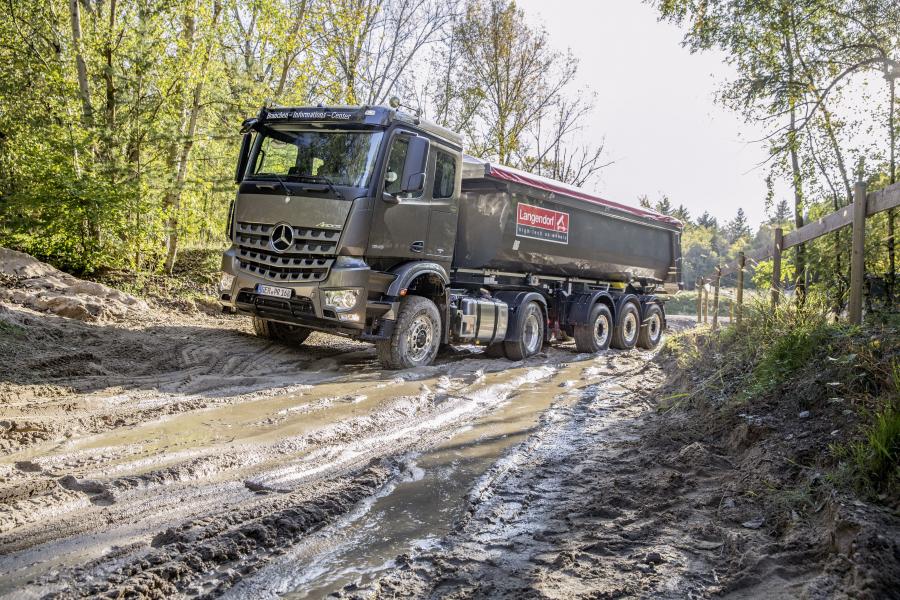  Mercedes-Benz Arocs 1846 LS HAD 2017 года  (фото 10 из 17)